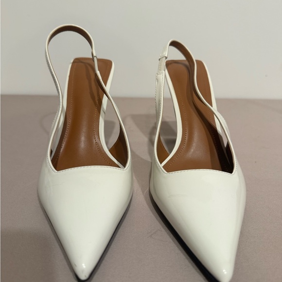 White shoes size 9 - Picture 13 of 16